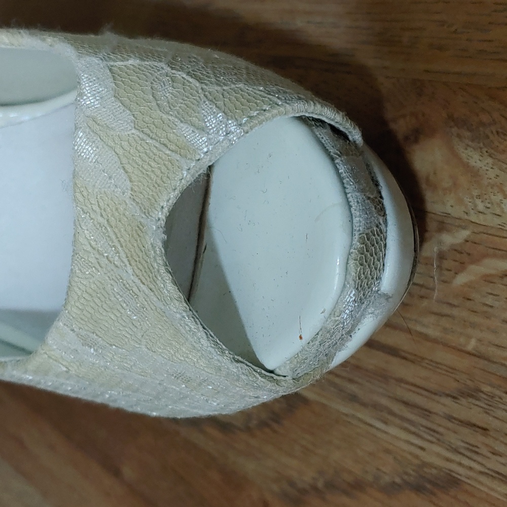 2 Lips Too Vintage Lace & Charm Heels 5.5 - Picture 3 of 15